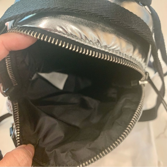 🌚 MONCLER Small Kilia Puffer Crossbody Bag Metallic Silver Foil - Picture 8 of 14